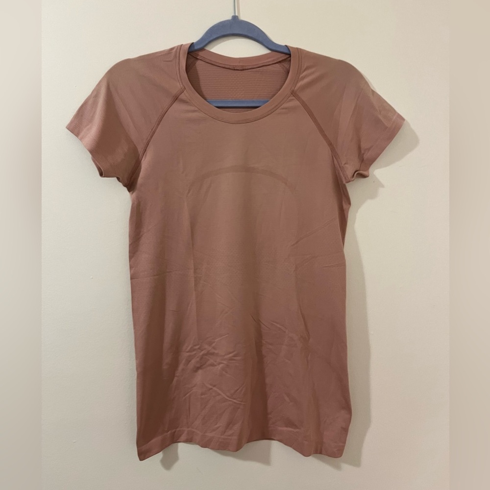 Lululemon Swiftly Tech Short Sleeve 2.0, size 4